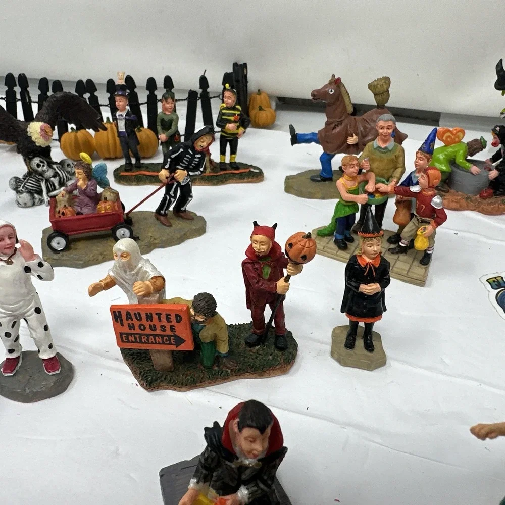 Big MIX lot Lemax Spooky Town halloween Vintage Retired